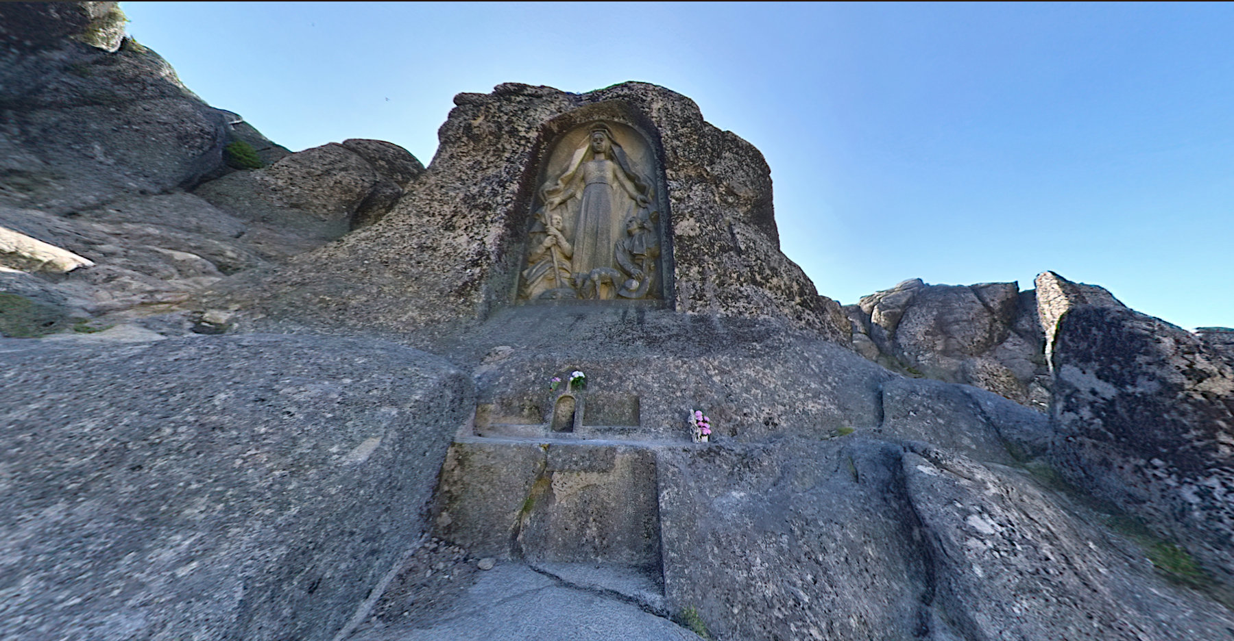 Nossa Senhora da Boa Estrela, 7 m sculpture of Our Lady of the Good Star at Covão do Boi.